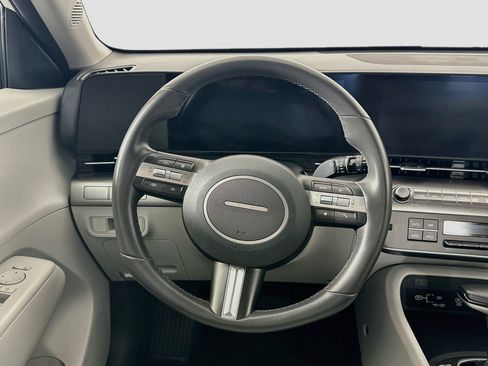 Used 2025 Hyundai Kona SEL FWD image 18