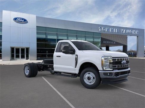 New 2025 Ford F350 XL w/ XL Chrome Package AWD/4WD image 7