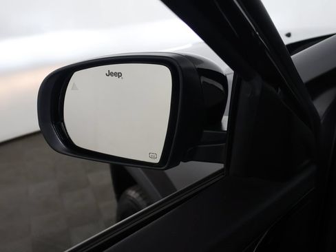 Used 2023 Jeep Compass Limited AWD/4WD image 32