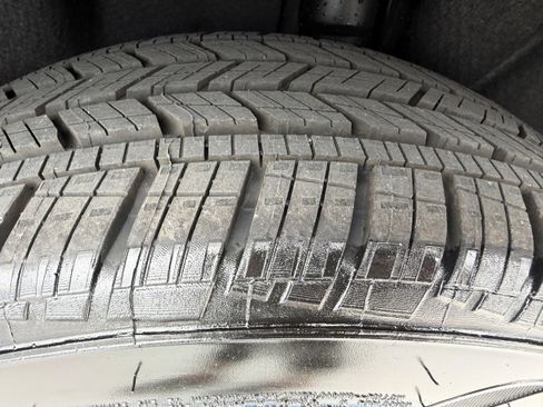 New 2026 Volkswagen Taos SE image 29