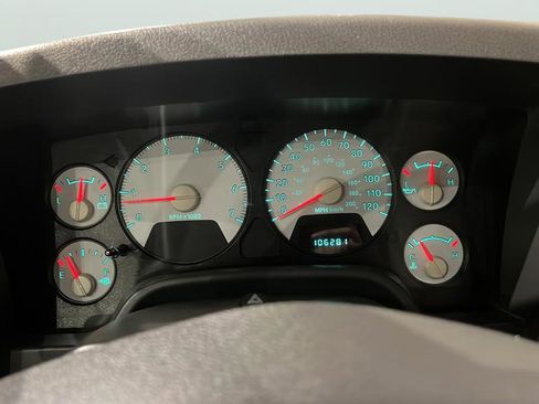 Used 2007 Dodge Ram 1500 Truck ST w/ SXT Group image 29