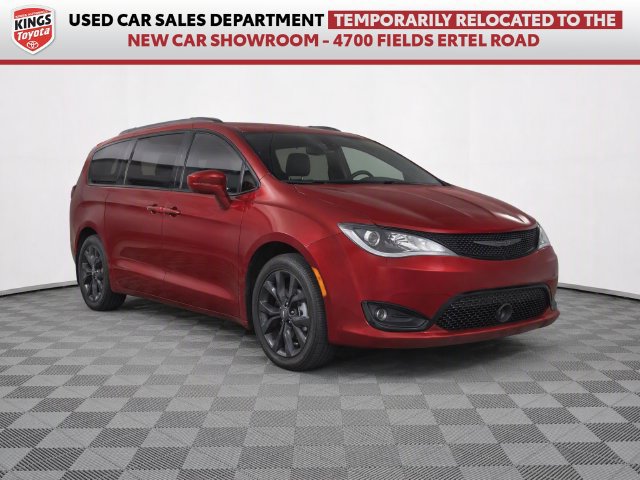 Used 2020 Chrysler Pacifica Touring-L FWD image 1