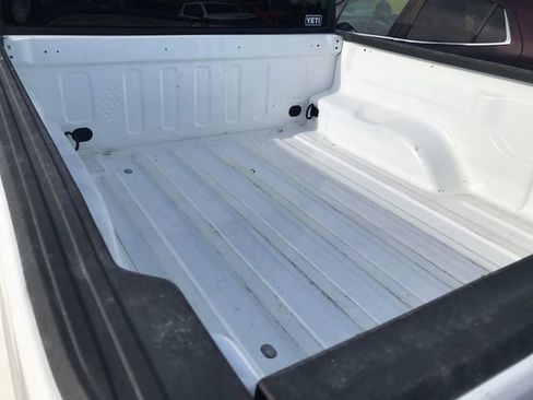 Used 2021 Jeep Gladiator Willys image 11