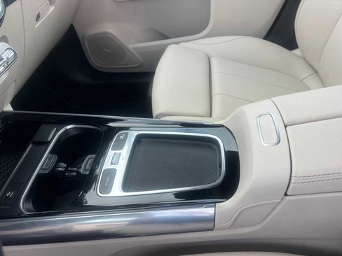 Certified 2025 Mercedes-Benz GLA 250 image 25