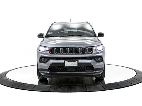Used 2023 Jeep Compass Latitude AWD/4WD image 10
