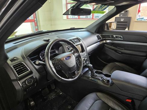 Used 2018 Ford Explorer Sport w/ Equipment Group 401A AWD/4WD image 18