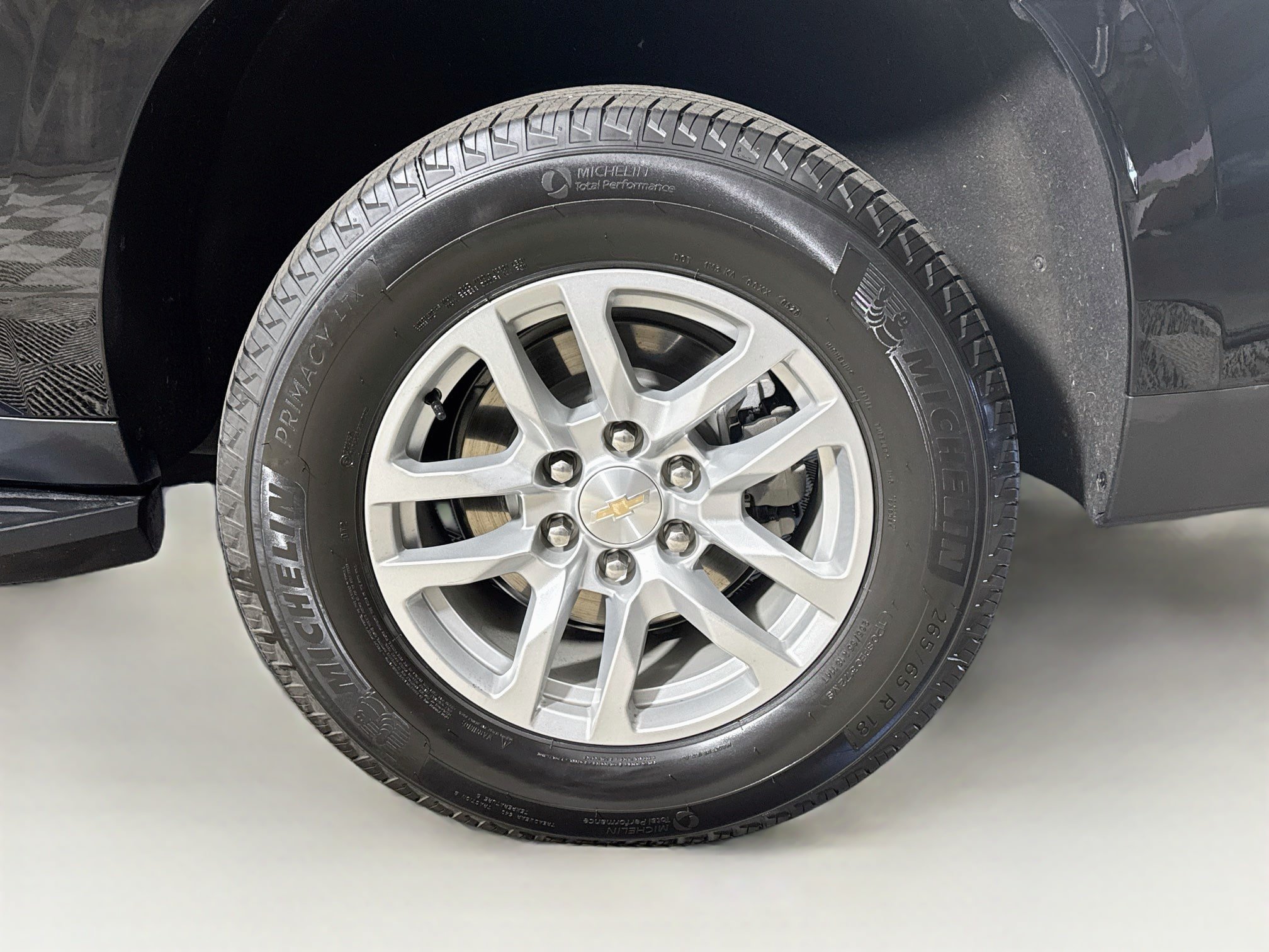 Used 2023 Chevrolet Suburban LS AWD/4WD image 30