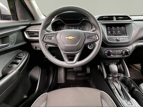 Used 2023 Chevrolet TrailBlazer LT FWD image 8