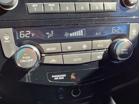 Used 2017 Nissan Rogue SV FWD image 7