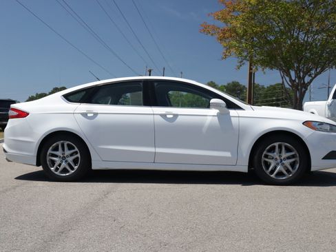 Used 2013 Ford Fusion SE FWD image 5