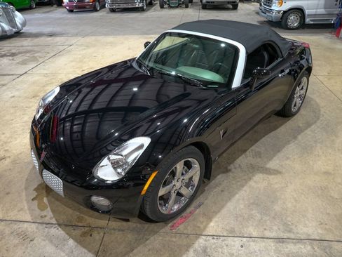 Used 2006 Pontiac Solstice Convertible w/ Premium Package RWD image 29