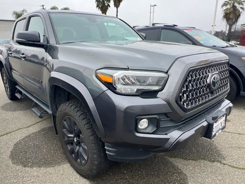 Used 2022 Toyota Tacoma Limited image 3