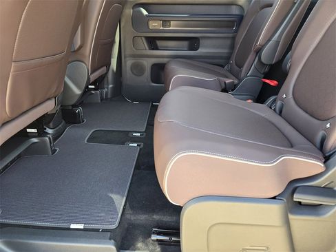 New 2025 Volkswagen ID. Buzz Pro S Plus image 22