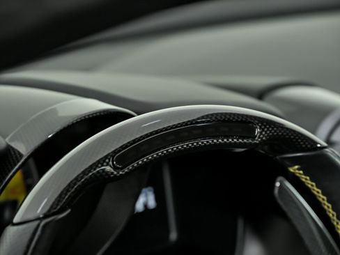 Used 2021 Ferrari F8 Tributo RWD image 25