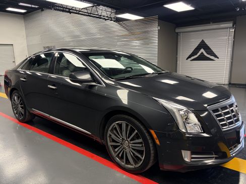 Used 2013 Cadillac XTS Luxury w/ Driver Awareness Package FWD image 5