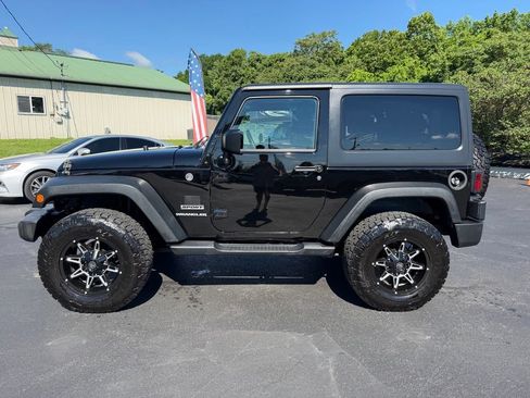 Used 2016 Jeep Wrangler Sport w/ Quick Order Package 24S AWD/4WD image 8