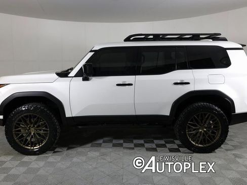 Used 2024 Lexus GX 550 image 8