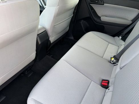 Used 2018 Subaru Forester 2.5i Premium AWD/4WD image 12