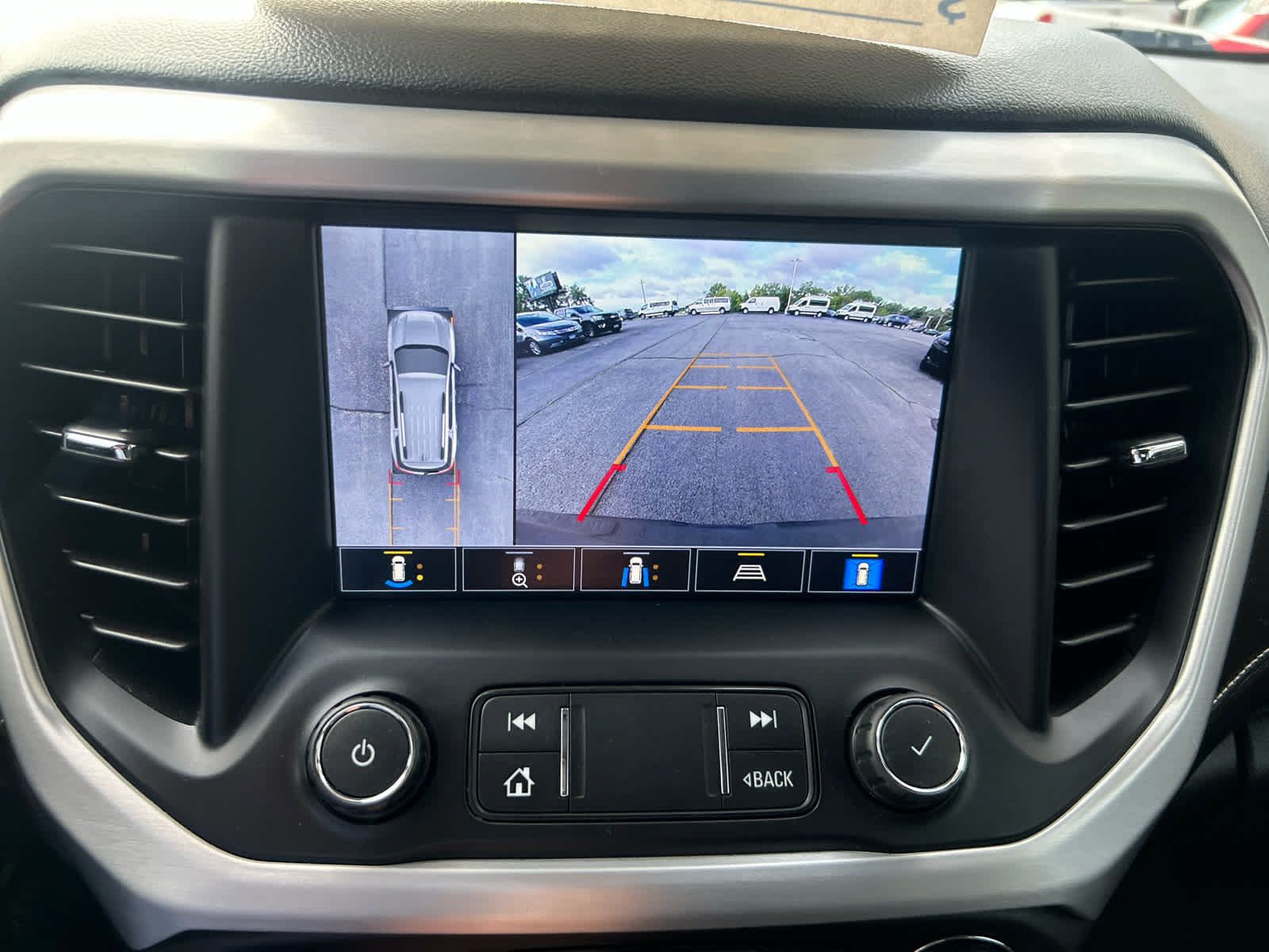 Used 2021 GMC Acadia SLT w/ Premium Package AWD/4WD image 17