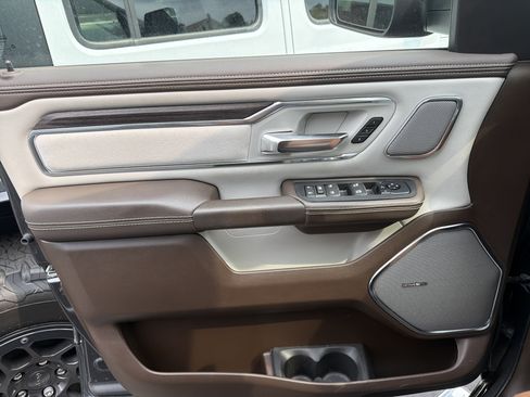 Certified 2025 RAM 1500 Laramie AWD/4WD image 30