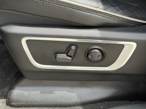 Used 2023 RAM 1500 Laramie AWD/4WD image 24