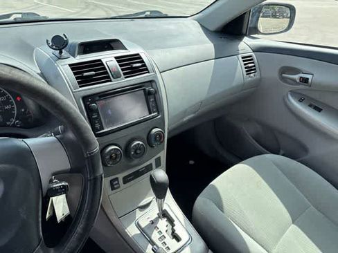 Used 2013 Toyota Corolla LE FWD image 20