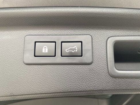 Used 2021 Subaru Forester Premium image 8