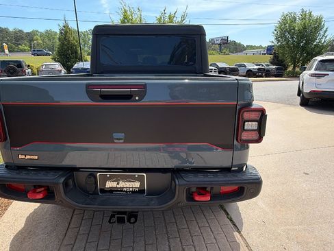 Used 2025 Jeep Gladiator Rubicon w/ Safety Group image 9