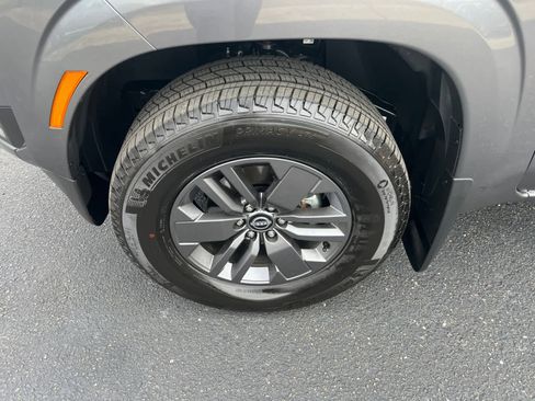 Certified 2025 Nissan Frontier SV w/ SV Convenience Package image 18