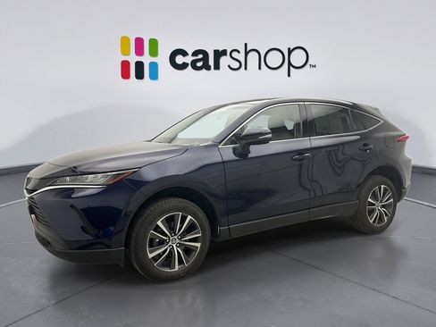 Used 2022 Toyota Venza LE image 1