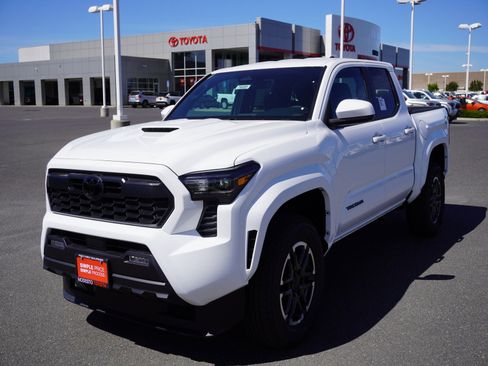 New 2026 Toyota Tacoma TRD Sport image 7