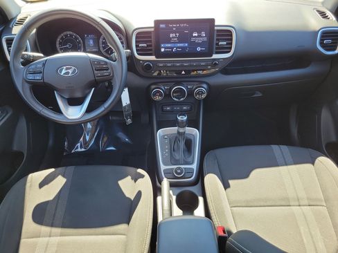 Used 2022 Hyundai Venue SEL image 16
