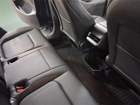 Used 2024 Tesla Model Y Performance image 15