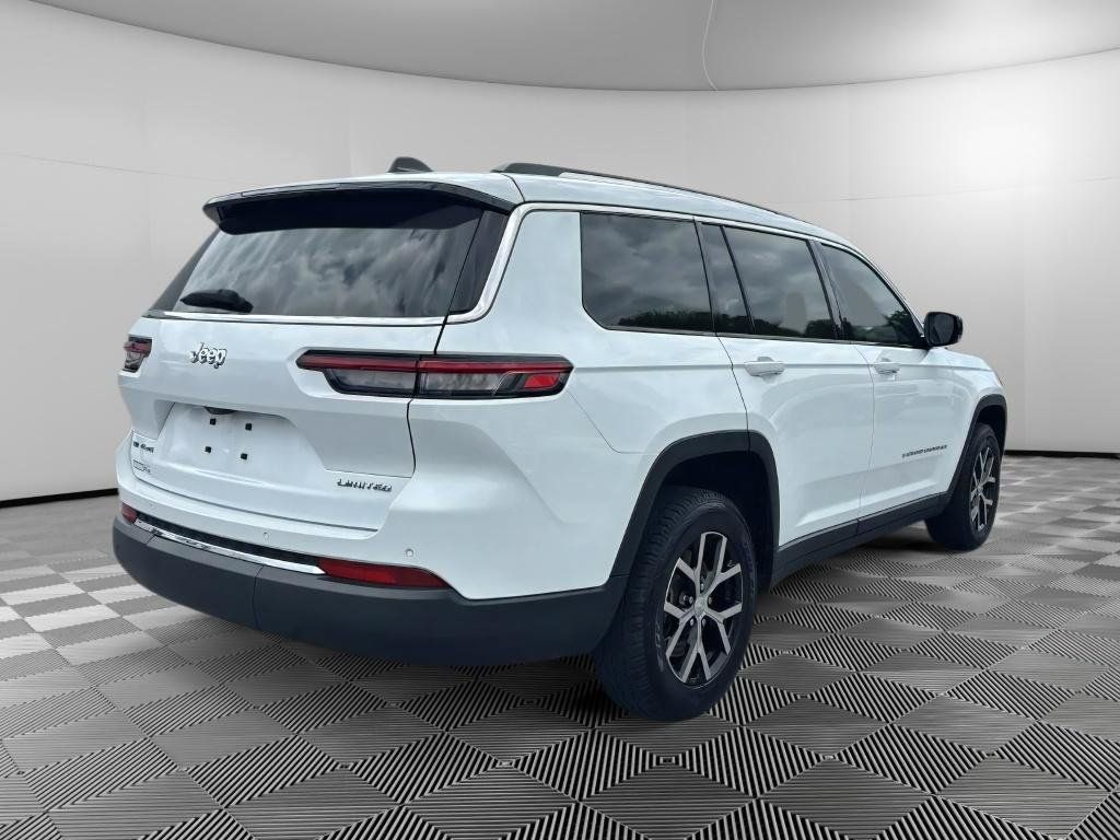 Used 2023 Jeep Grand Cherokee L Limited AWD/4WD image 4
