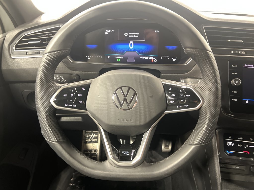 Used 2024 Volkswagen Tiguan SE R-Line AWD/4WD image 19