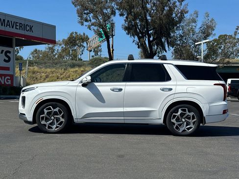 Used 2022 Hyundai Palisade Calligraphy w/ Cargo Package image 2