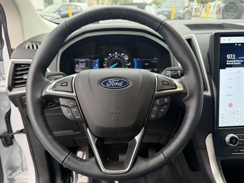 Certified 2023 Ford Edge SEL w/ Convenience Package AWD/4WD image 16