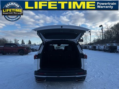 Used 2025 Buick Enclave Preferred image 8