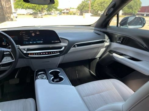 Used 2024 Cadillac Lyriq Luxury w/ LPO, Floor Liner Package AWD/4WD image 20