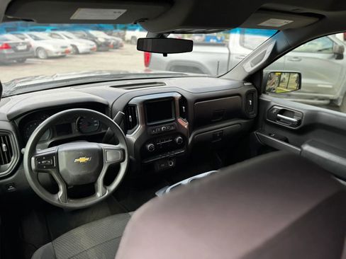 Used 2020 Chevrolet Silverado 1500 Custom w/ Custom Value Package RWD image 15