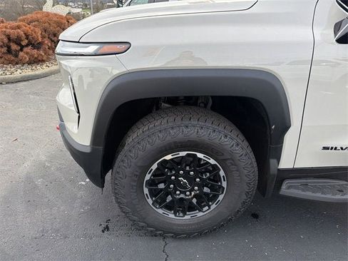 New 2026 Chevrolet Silverado EV Trail Boss w/ Plus Package image 40