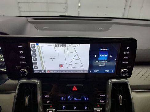 Used 2023 Kia Sorento SX image 24