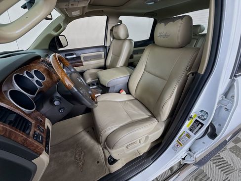 Used 2010 Toyota Tundra Limited image 22