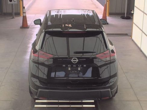 Used 2025 Nissan Rogue S image 3