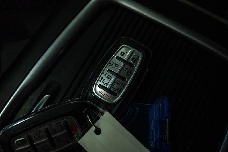 Used 2024 Chrysler Pacifica Limited FWD image 20