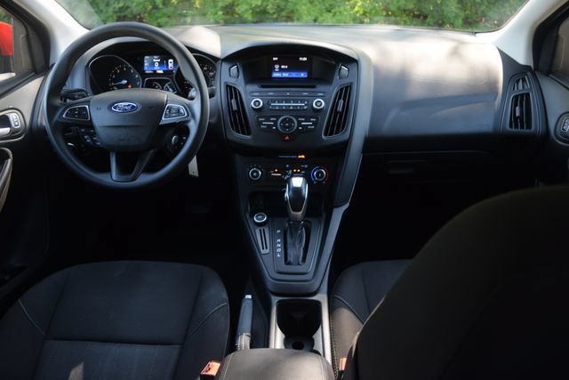 Used 2016 Ford Focus SE FWD image 8