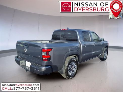 Used 2024 Nissan Frontier SL image 3