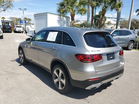 Used 2021 Mercedes-Benz GLC 300 4MATIC image 3