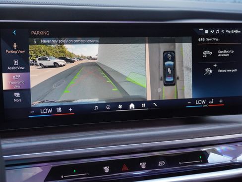 Used 2023 BMW i7 xDrive60 AWD/4WD image 28