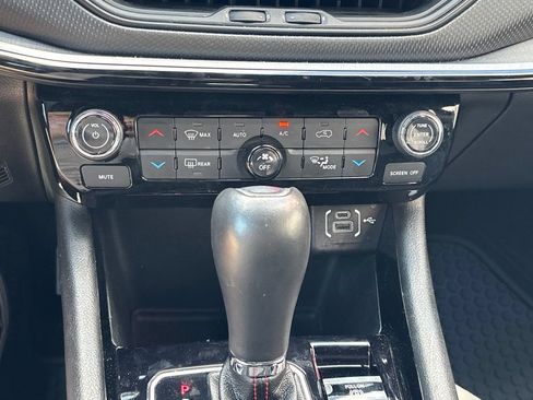 Used 2024 Jeep Compass Trailhawk AWD/4WD image 13